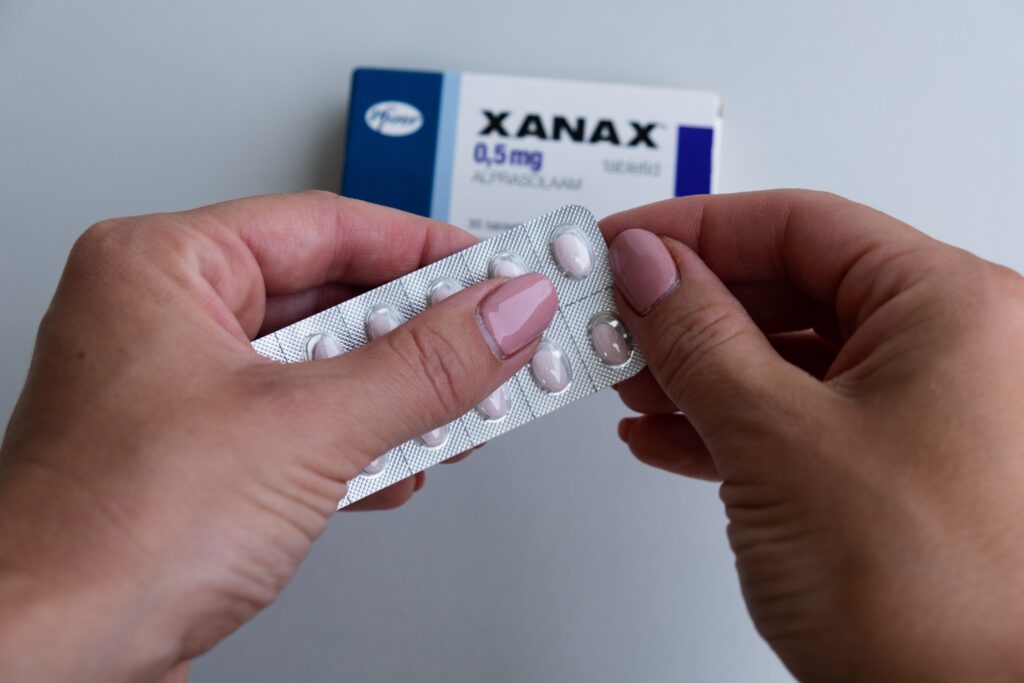 Xanax 1mg – Quick Relief from Anxiety & Panic Disorders 4 Xanax 1mg – Quick Relief from Anxiety & Panic Disorders - Image 2
